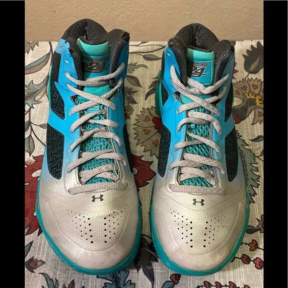 Under Armour E24 Clutch Fit Athletic Sneakers - Picture 1 of 4